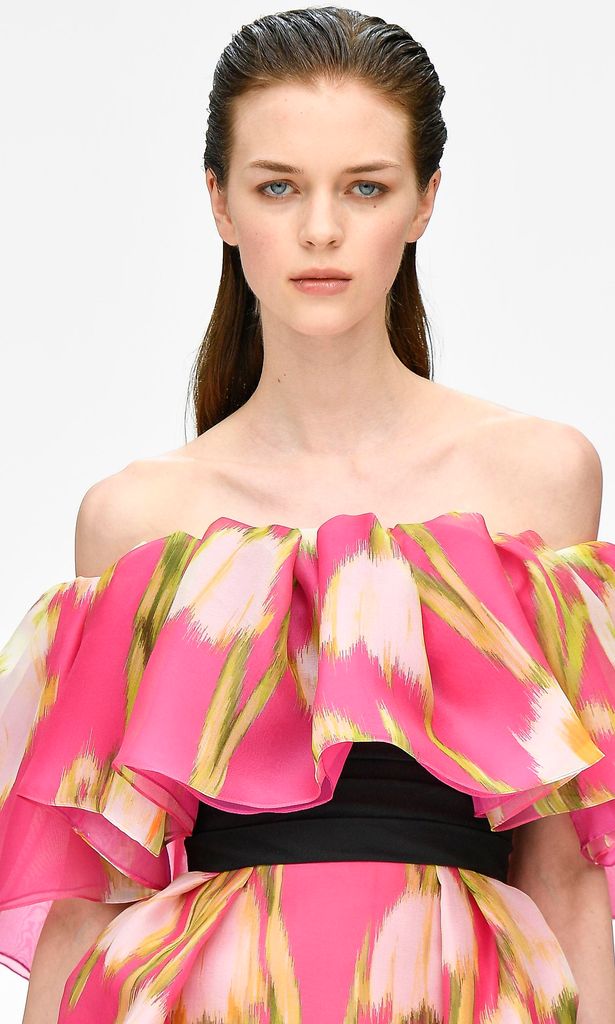 carolina herrera se suma a la tendencia de maquillaje de cara lavada este verano 2020
