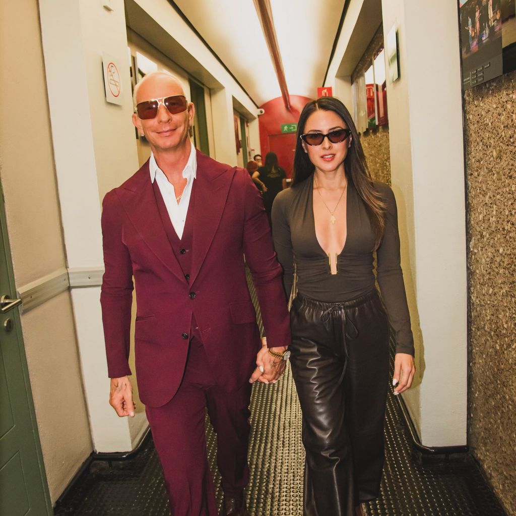 Erik Rubín se dejó ver muy feliz junto a su novia Geraldine Zarate.