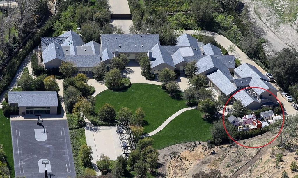 HOLA 4001 Casa de Kim Kardashian