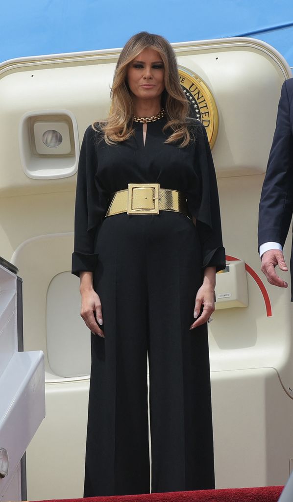 Melania Trump en su viaje oficial a Arabia Saudí, con un mono de Stella McCartney, 2017.