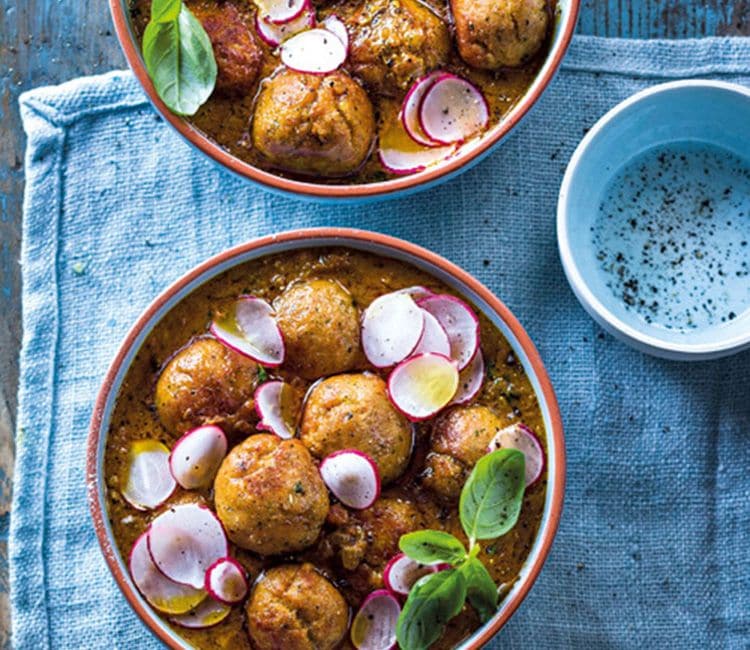 Albóndigas de bacalao con salsa 'garam masala'