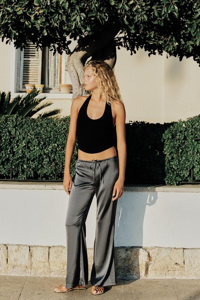 Top halter Zara julio 2026