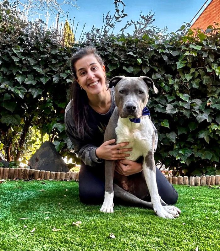 Carolina Marín con su perro