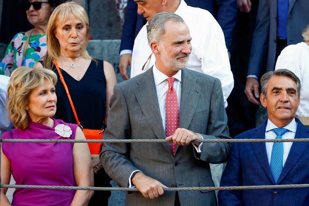 El Rey junto a la presidenta de la Asociación de la Prensa de Madrid, María Rey
