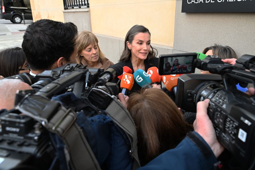 La reina Letizia arropa a su gran amiga Sonsoles Ónega en la despedida de su padre, Fernando Ónega