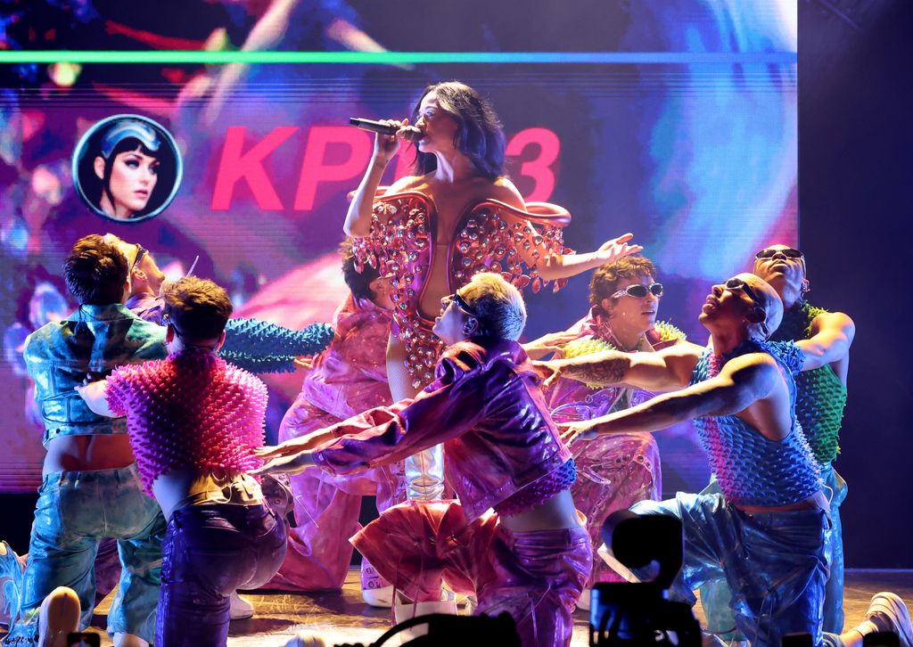 El tour de Katy Perry incluye una impresionante producción escénica