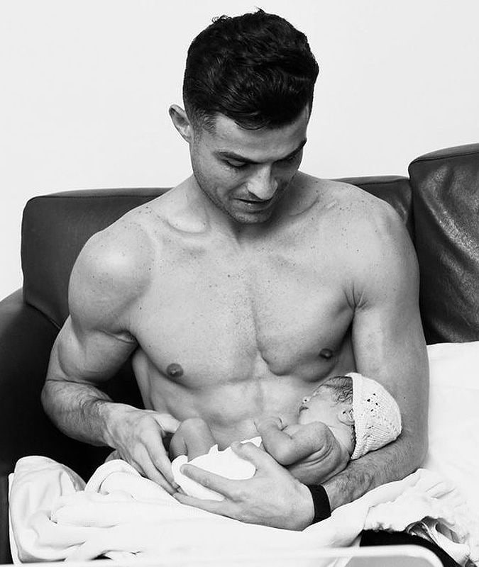 Cristiano Ronaldo con su hija
