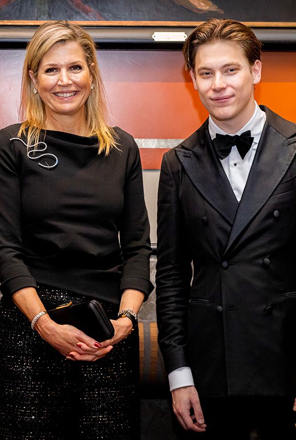 Máxima de Holanda: look negro con pantalones 'palazzo' de lentejuelas