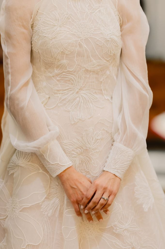 La boda de Elena con vestido de Inés Lacasa