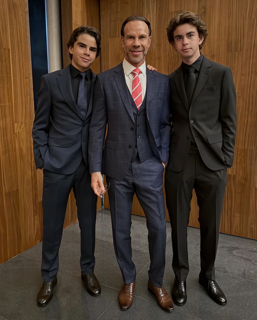 'Zague' con sus hijos Paulo y Leonardo.