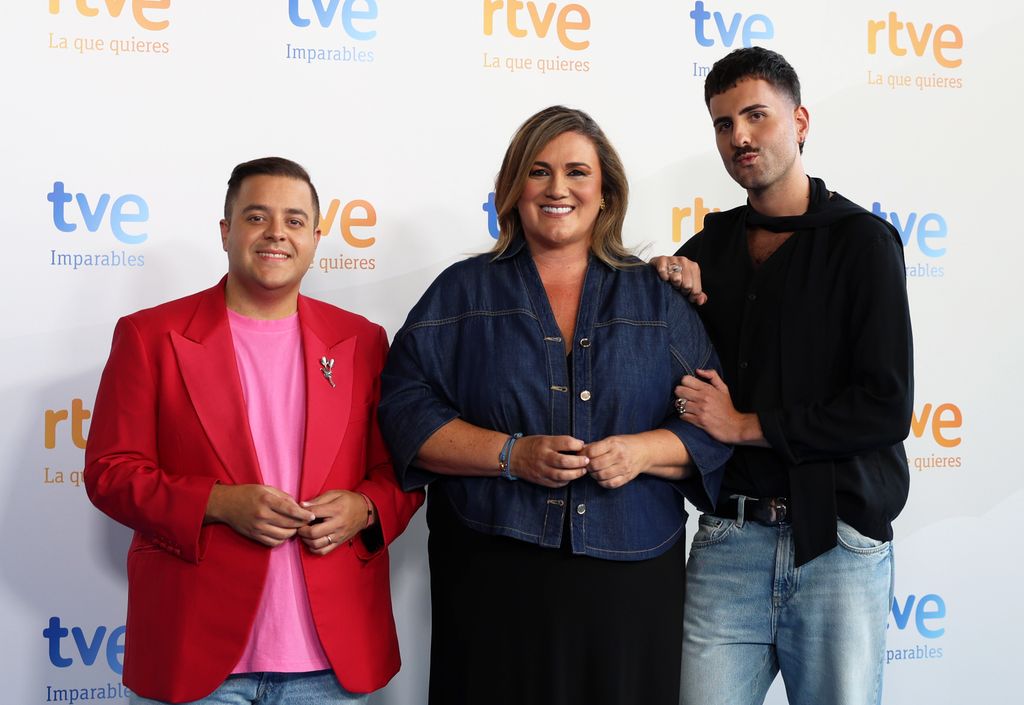 Carlota Corredera junto a sus compañeros de programa