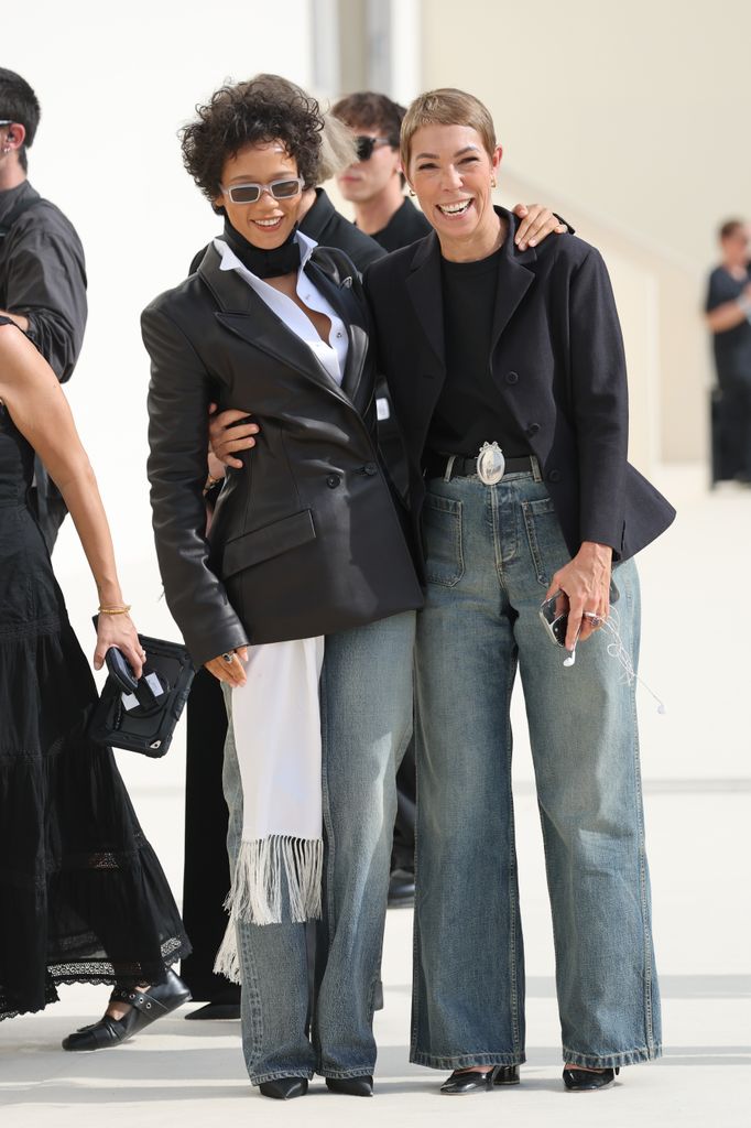 Taylor Russel y Mathilde Favier.