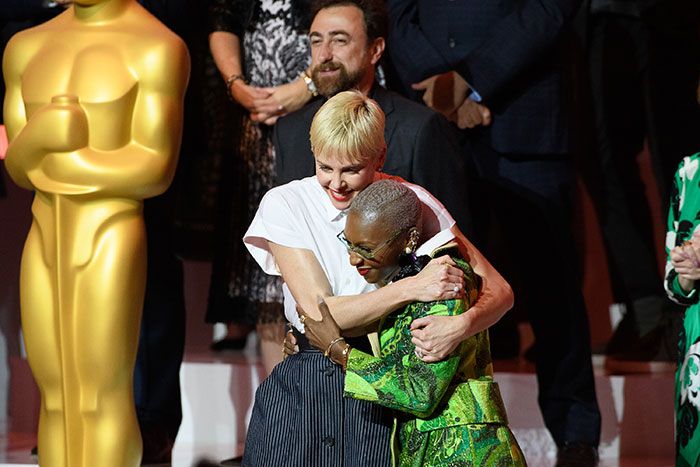 Cynthia Erivo y Charlize Theron
