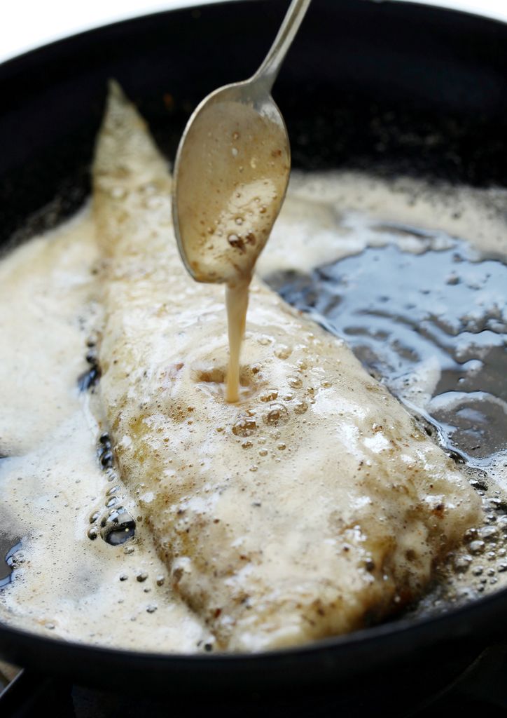 Lenguado Meunière, un clásico de la cocina francesa, convertido en plato principal de esta cena. 