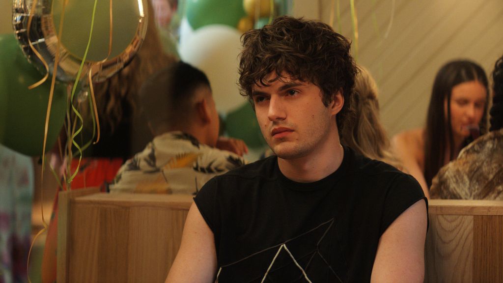 Keen Ruffalo se mete en la piel de Connor, el gemelo de Annie
