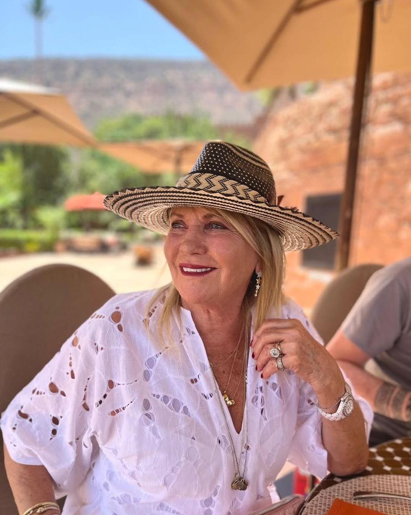 Joan Templeman estuvo hospitalizada por una lesión en la espalda