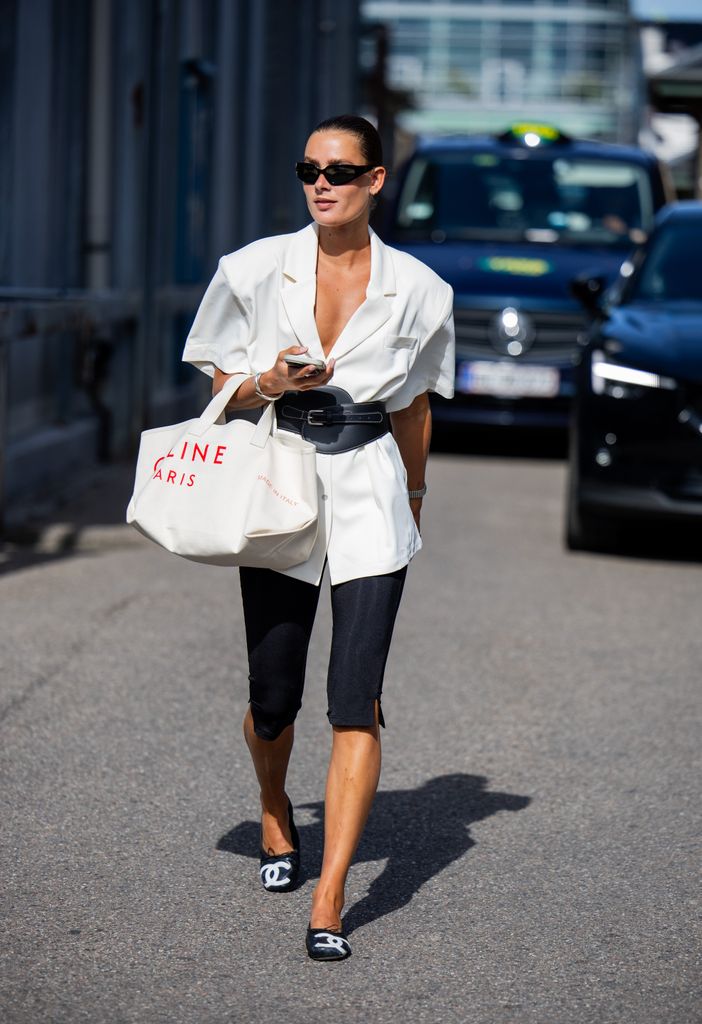 Cómo llevar los pantalones capri en primavera/verano 2025