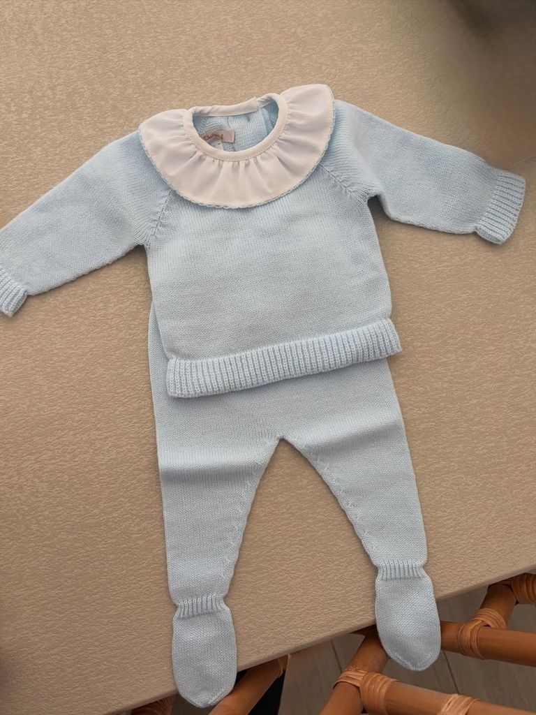 El conjunto de punto para su pequeño