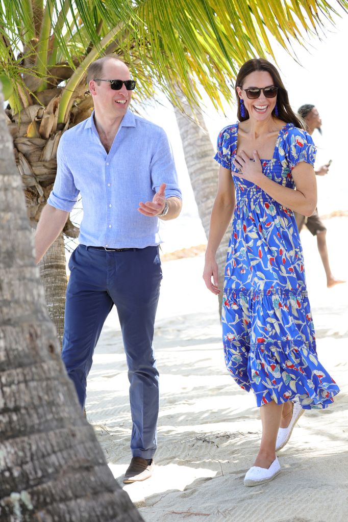 Los príncipes Guillermo y Kate durante su visita a Hopkins, en Belice, donde conocieron de cerca las tradiciones de la comunidad garífuna, en marzo de 2022.