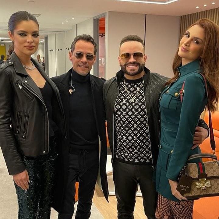 Marc Anthony y Nacho Mendoza con Nadia Ferreira y Melany Mille