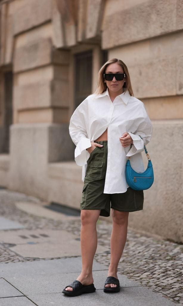 jorts y camisa blanca
