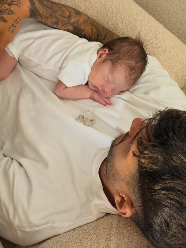 Mario González en su primer mes como padre