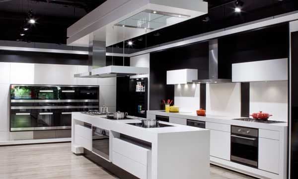 El nuevo Miele Experience Center ofrece una experiencia sensorial al visitante. Además, de comprar electrodomésticos de última generación, podrás apuntarte a cursos y talleres relacionados con el mundo de la cocina y el hogar, en general. 
