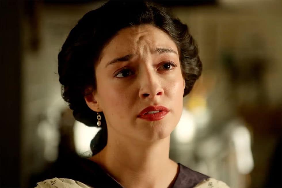 Ángela desesperada ante su inminente boda con Lorenzo