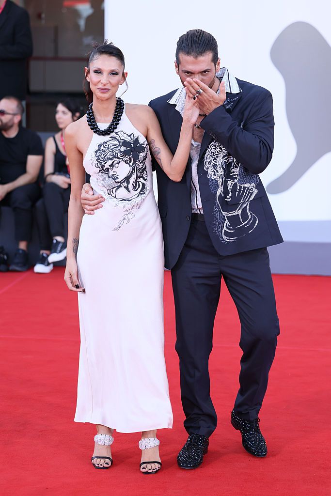 Sara Bluma y Can Yaman