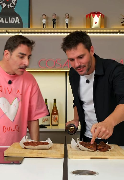 Jordi y Miquel, con sus respetivos brownies.