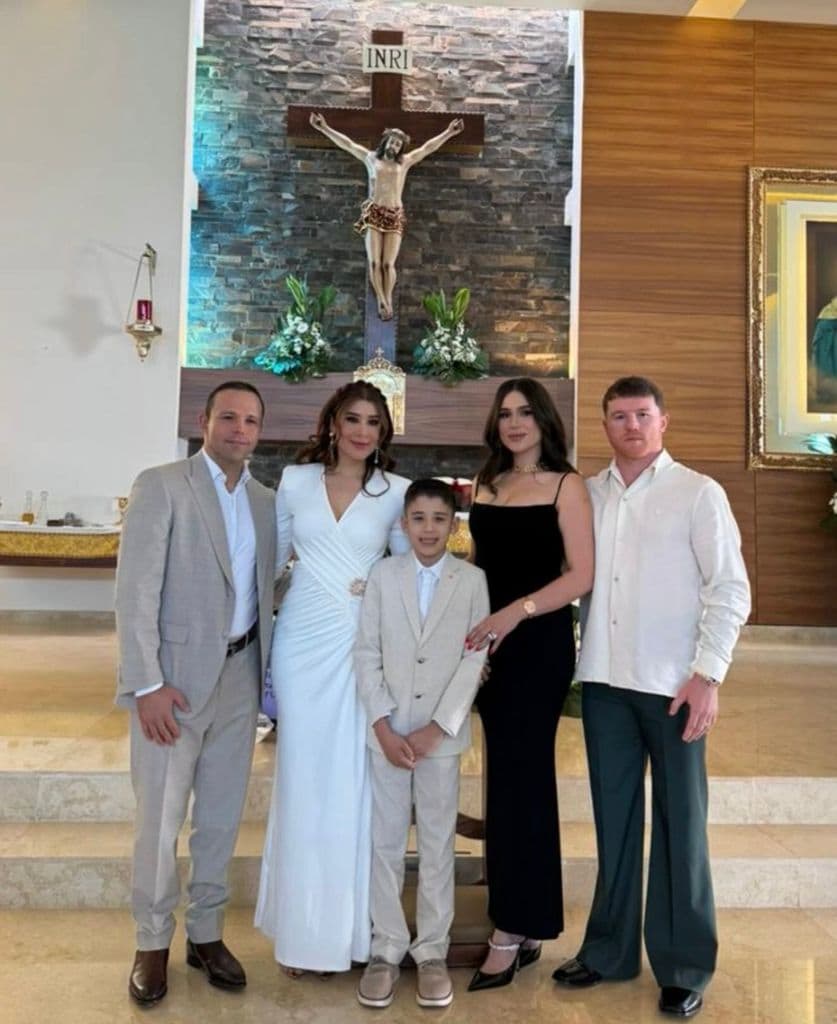 La Primera Comunión de Ricky Álvarez.