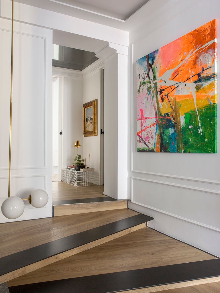 Vivienda 'arty' con escaleras bien señalizadas