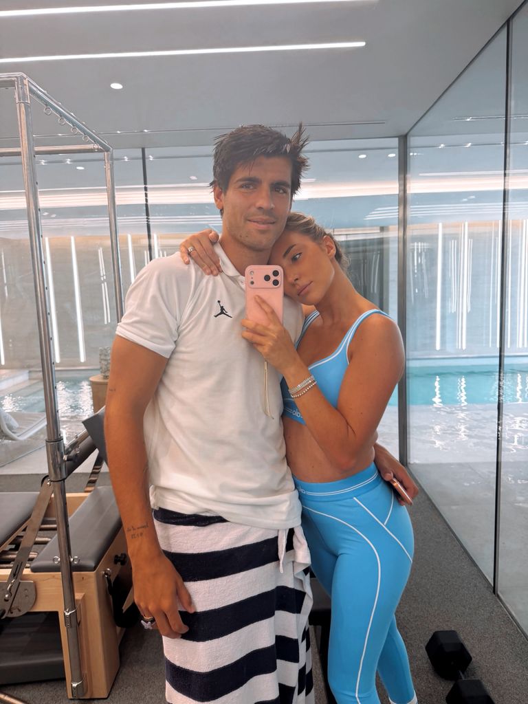 Álvaro y Alice en su imagen más reciente, superenamorados