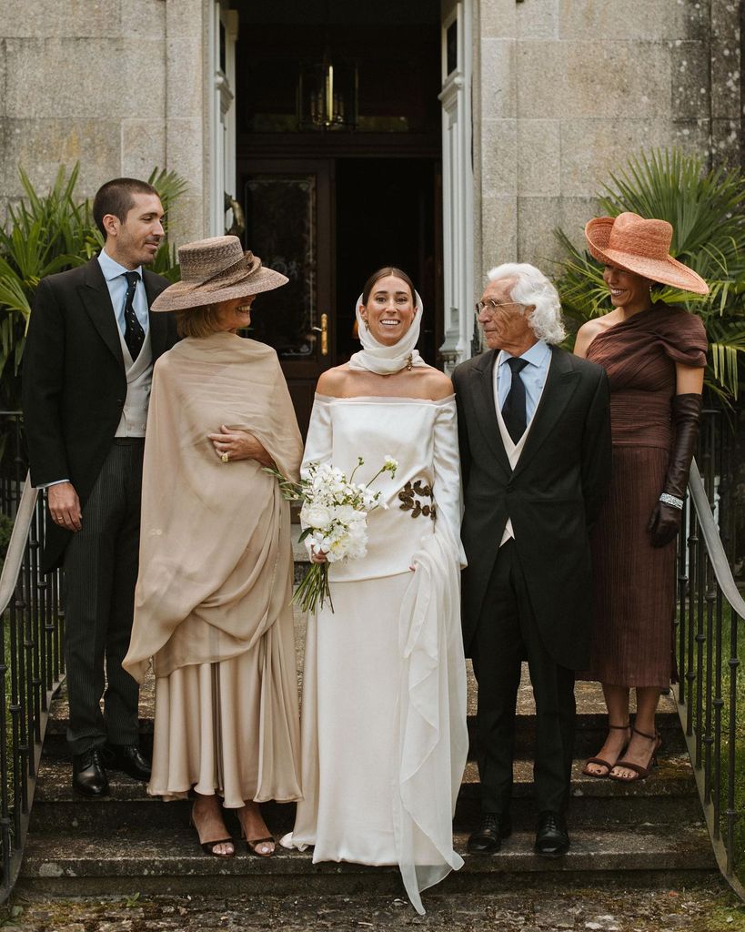 Madre de la novia con sombrero