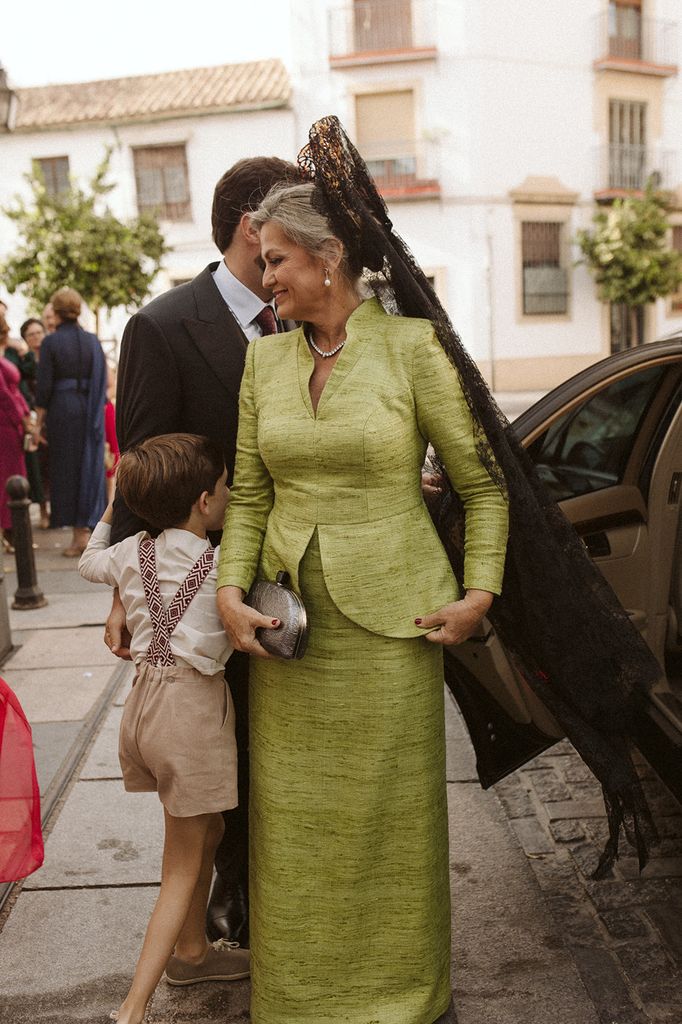 Vestido verde para madrinas de Rafa Valverde