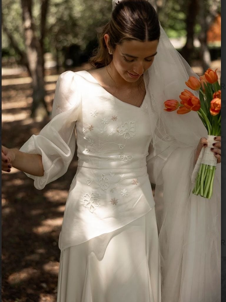 Vestido de novia desmontable bordado, de Santa Eugenia Atelier
