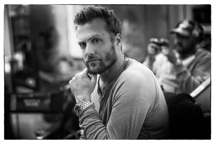 Patrick J.Adams en el rodaje de Suits