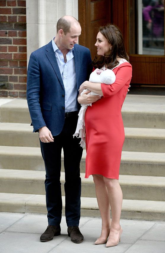 Los Duques de Cambridge presentan a su tercer hijo