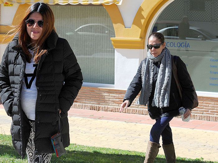 Isabel Pantoja y su hija Isa 
