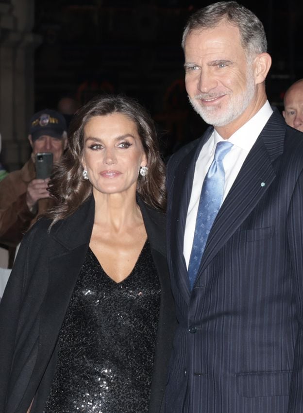 La reina Letizia escoge un vestido danés de lentejuelas para su última noche en Copenhague