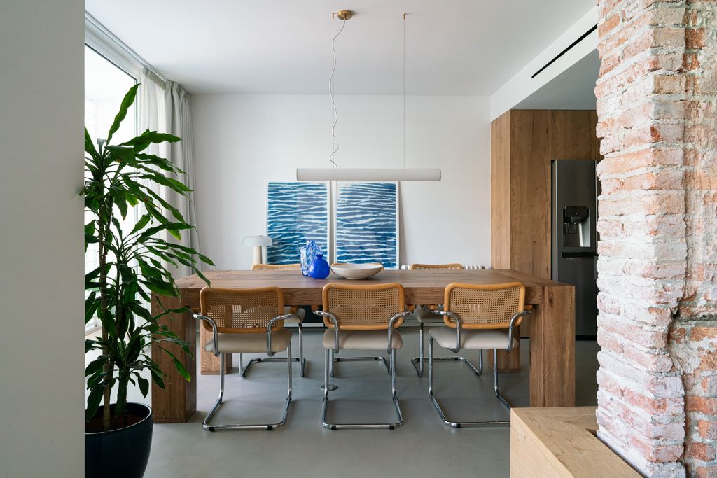 Comedor con sillas de diseño