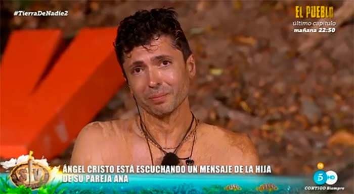 Ángel Cristo Jr. recibe la felicitación de la pareja de su hija