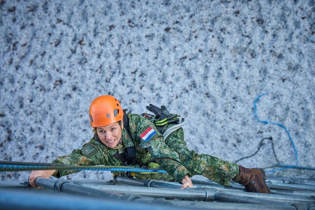 La reina Máxima comenzó hoy su entrenamiento como reservista del Ejército Real Neerlandés
