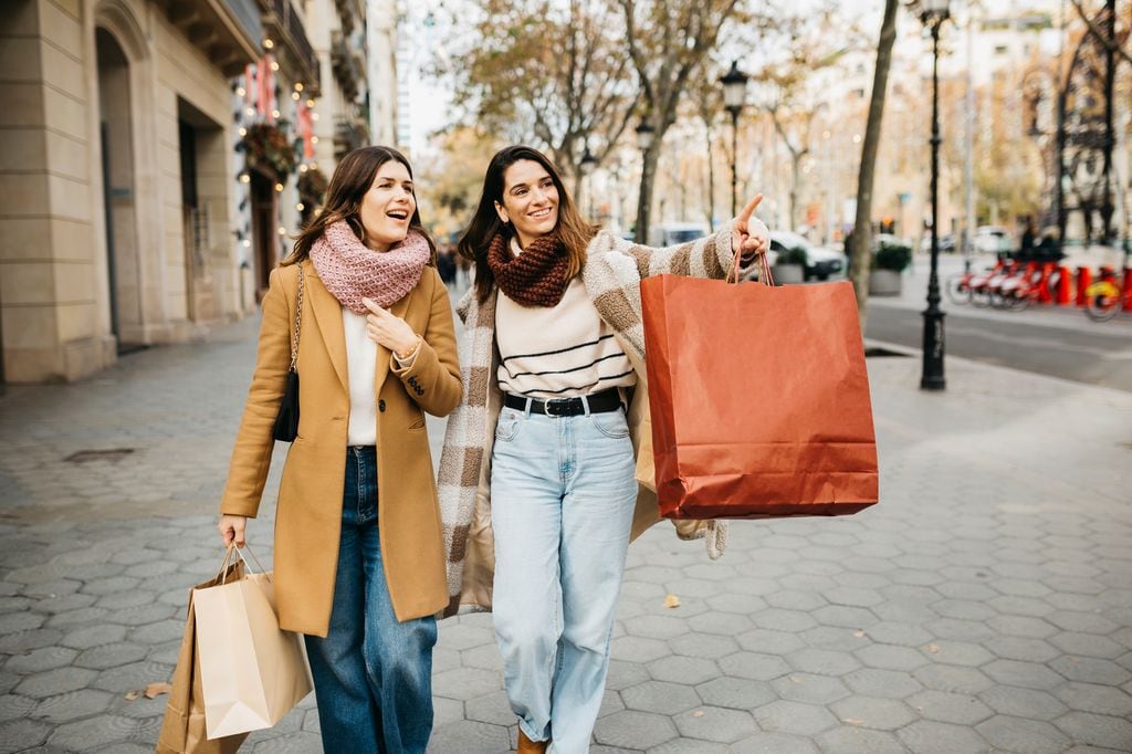 Dos amigas de compras