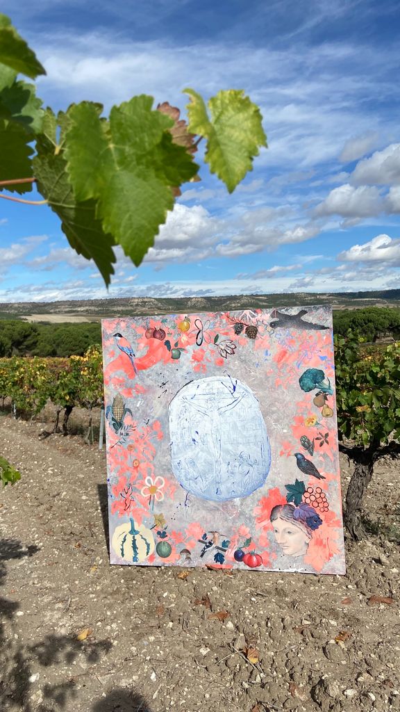 A diferencia de una galería al uso, ellas no representan artistas: su mirada está puesta en los proyectos, en cómo se construyen y en el diálogo que generan.
