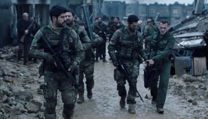 Kerem Bürsin y Burak Özçivit en 'Can feda'