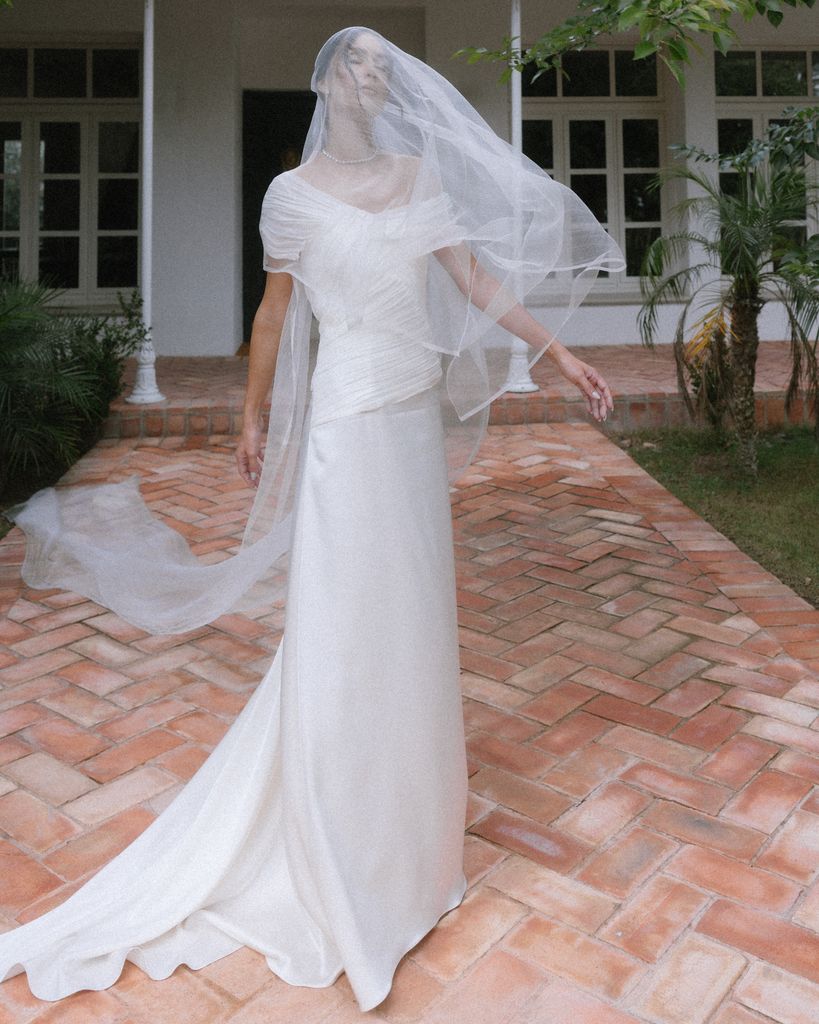 novia viral de alex vidal atelier vestido asimétrico