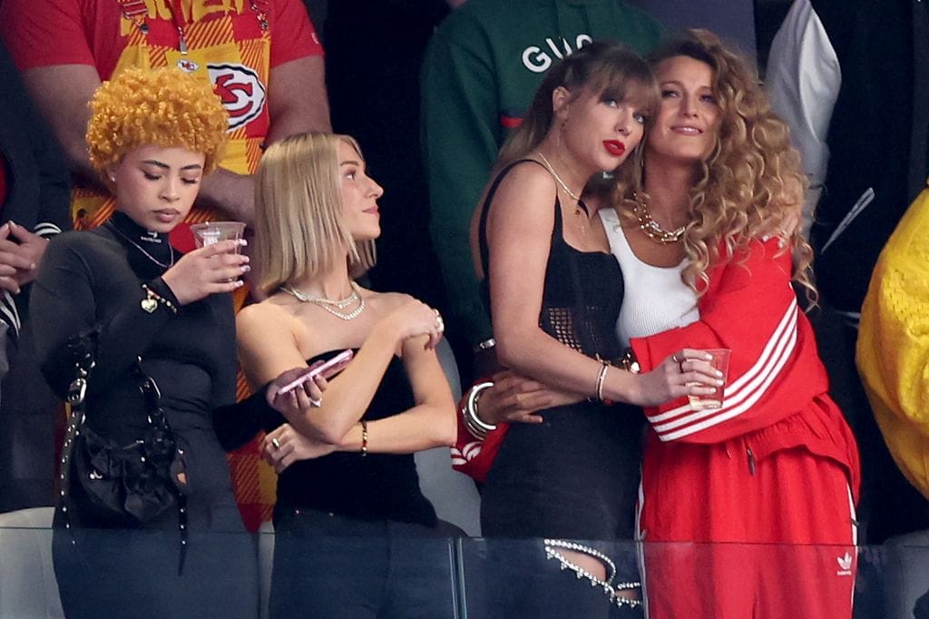 singer Taylor Swift and actress Blake Lively