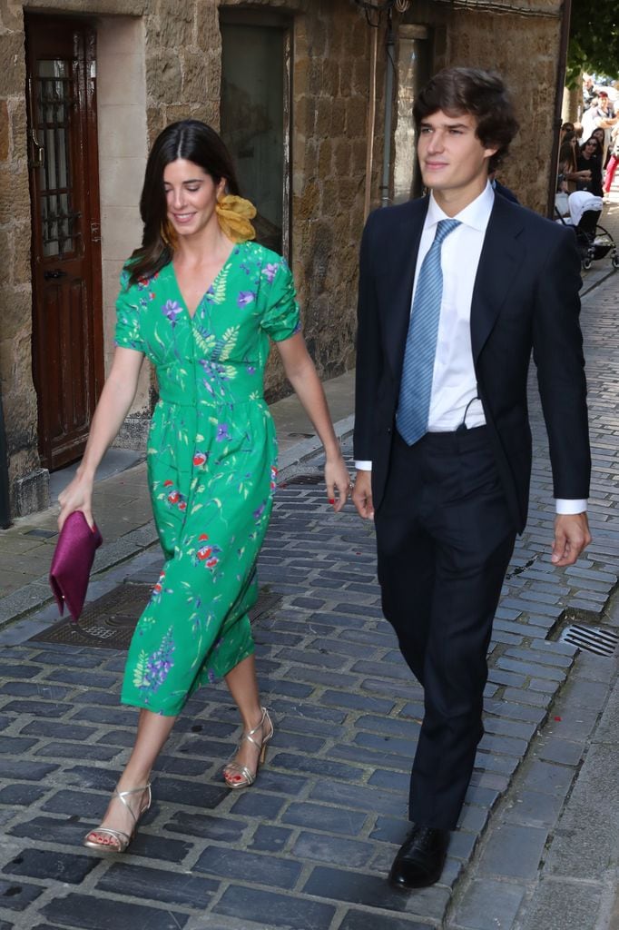 Carlos Fitz James Stuart y Solis y Belen Corsini en la boda de Valentina Suárez Zuloaga 