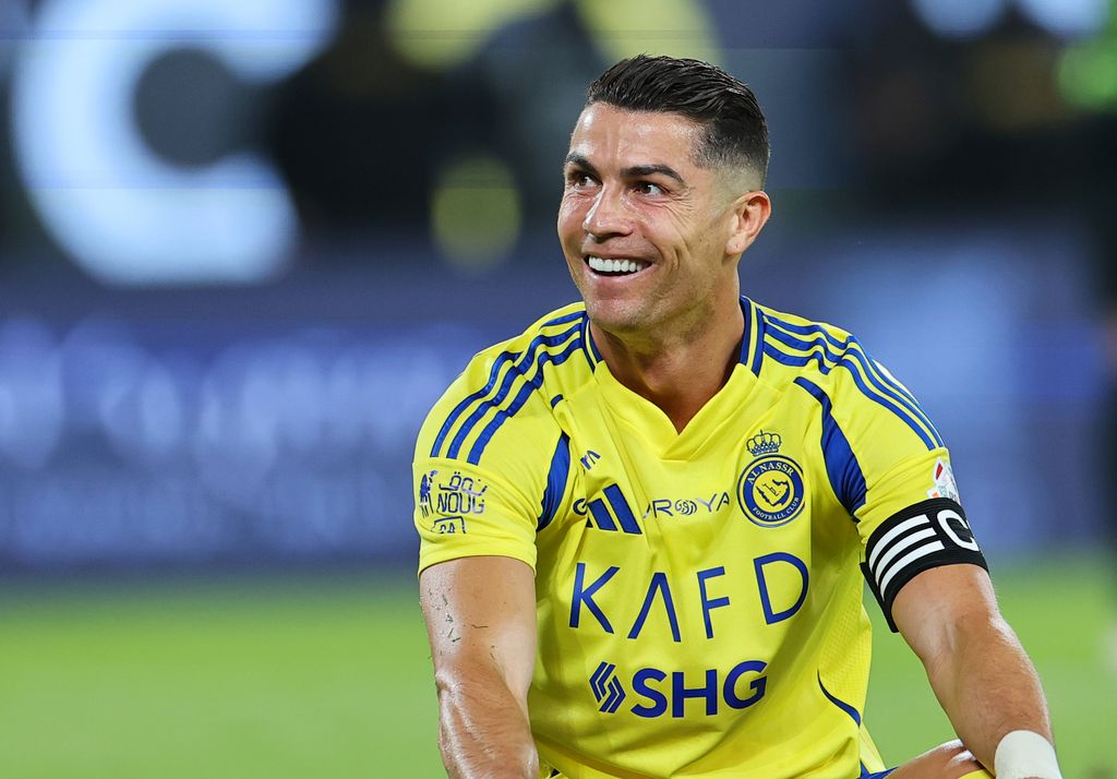 Cristiano Ronaldo, del Al Nassr, reacciona durante el partido de la Saudi Pro League entre Al Nassr y Al Ittihad en el Al-Awwal Park el 7 de mayo de 2025 en Riad, Arabia Saudí.